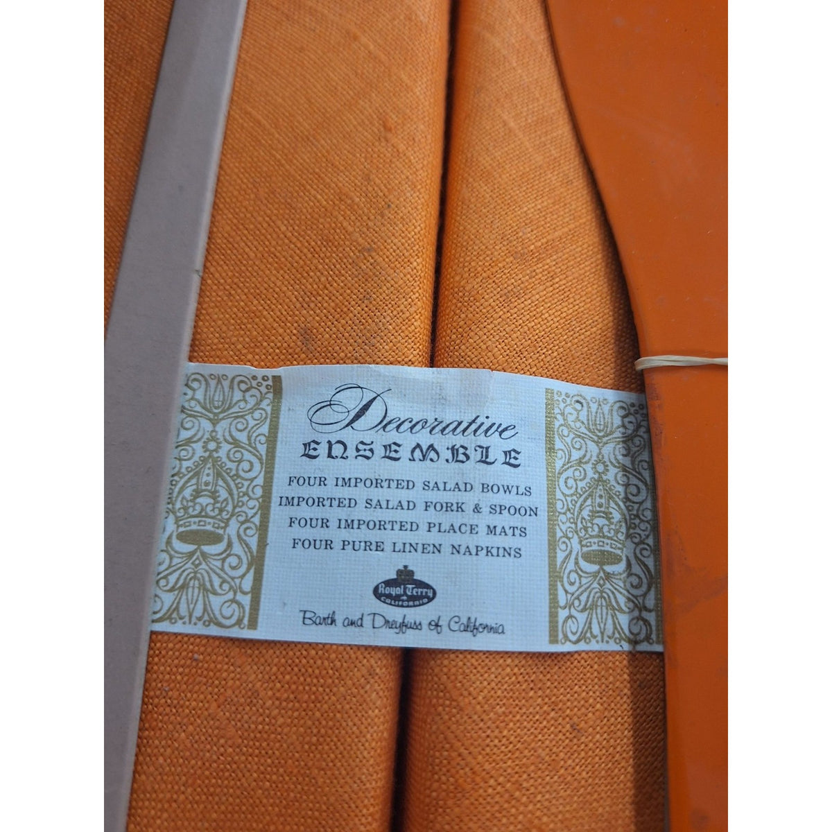 Barth & Dreyfuss California Bowls With Matching Napkins & Wood