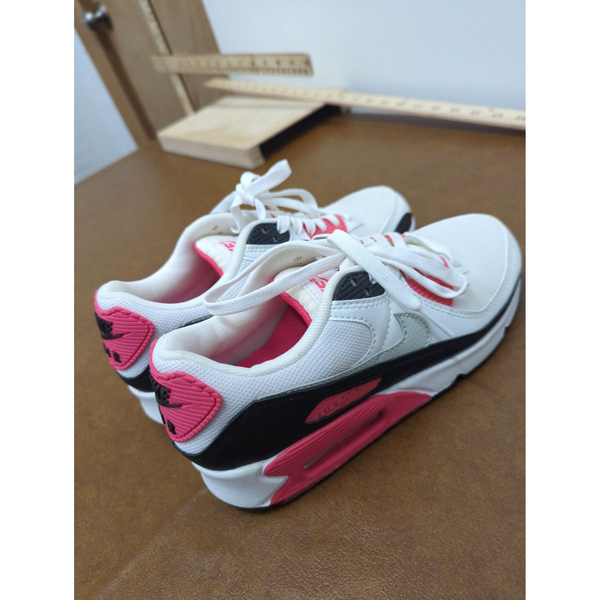 Nike Air Max Sneakers White/Black/Pink US 6.5