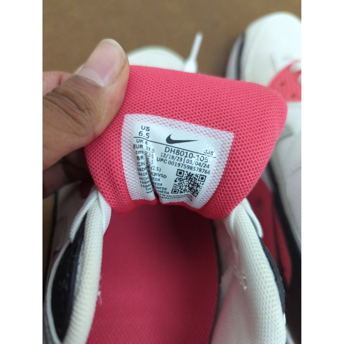 Nike Air Max Sneakers White/Black/Pink US 6.5