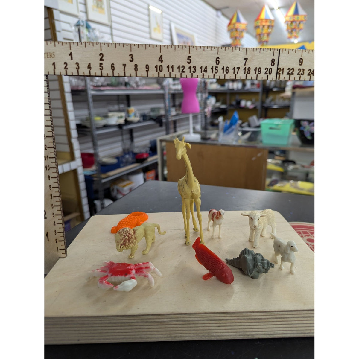 Vintage Miniature Animal Figurines Set Giraffe Lion Sheep Crab Fish Plastic 1-4 Inches