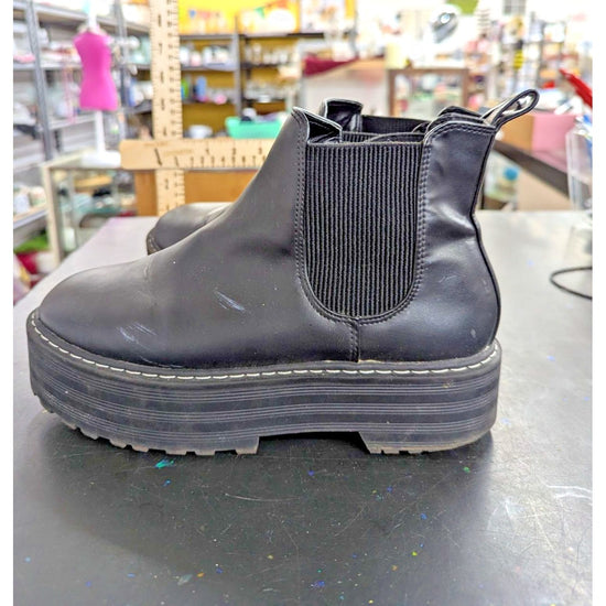 Divided Womens Black Platform Chelsea Boots Size 6.5 Faux Leather Upper Chun