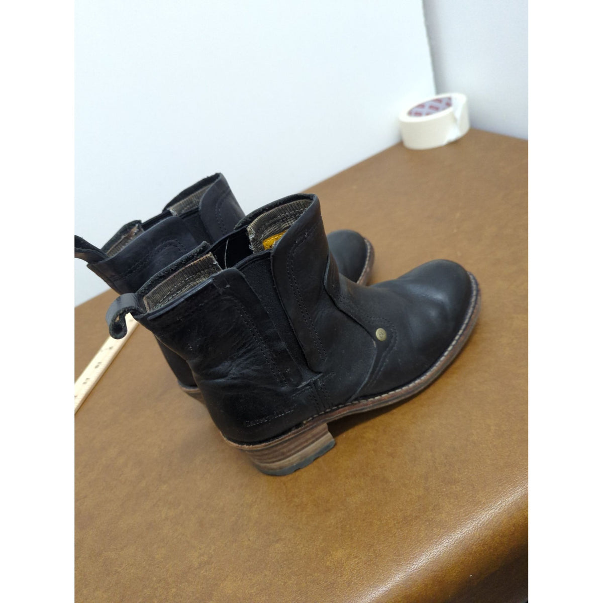 Caterpillar Black Leather Ankle Boots Size 8.5 Womens With Stacked Heel & Pull Tabs