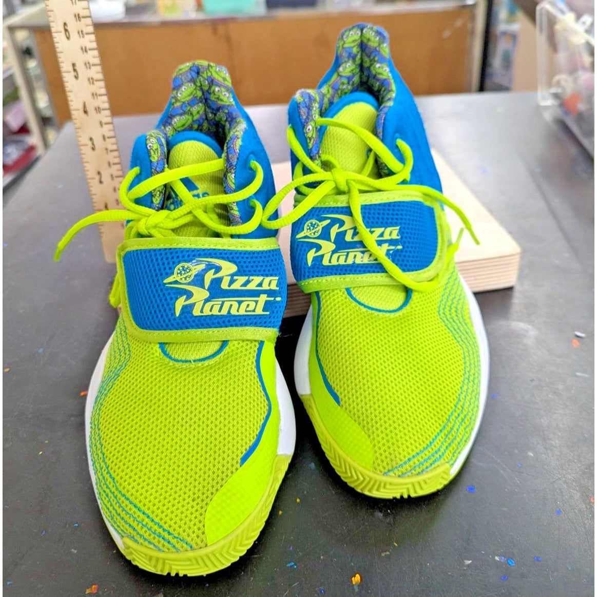 Toy Story Pizza Planet Adidas Sneakers Size 6.5 Youth Neon Green & Blue Mesh