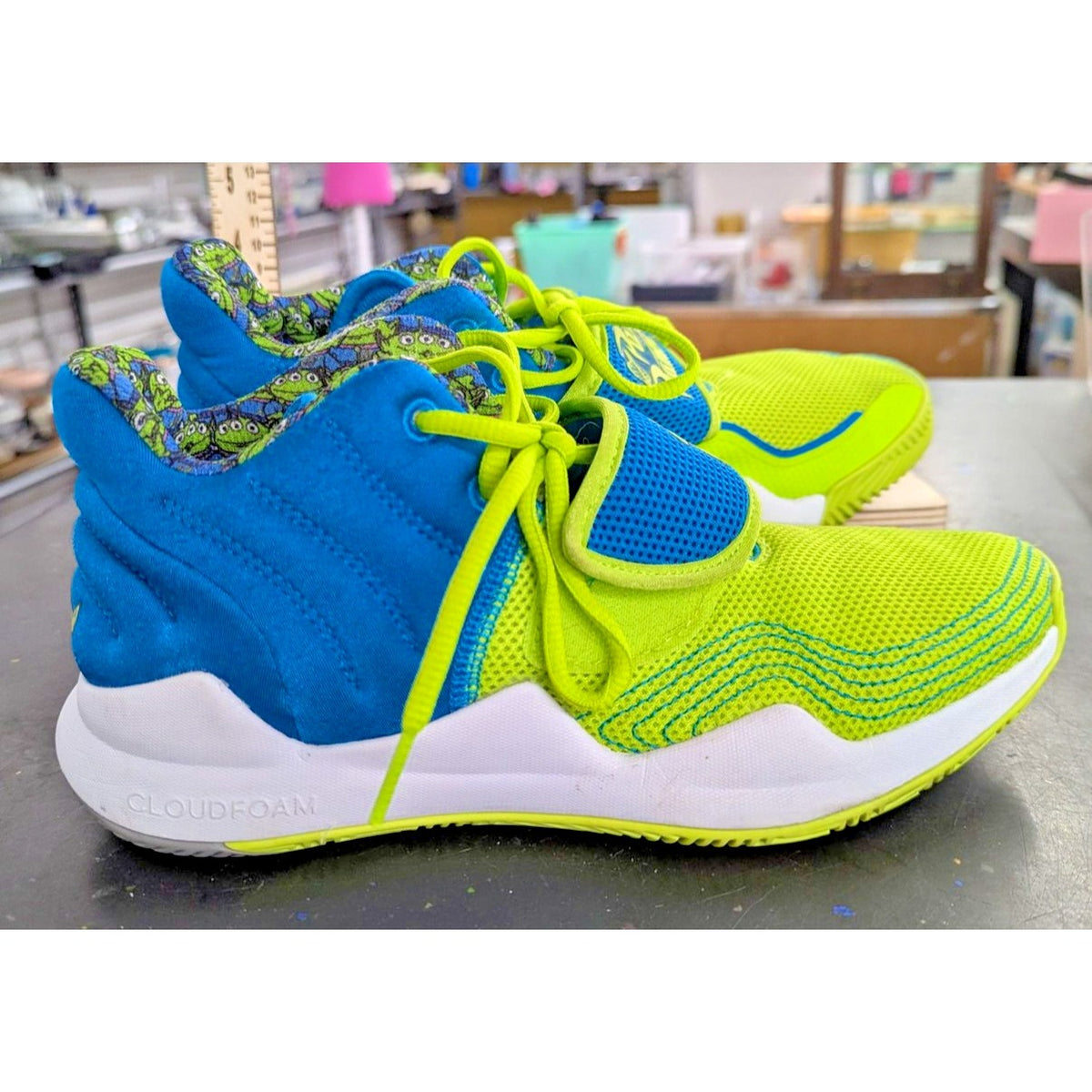 Toy Story Pizza Planet Adidas Sneakers Size 6.5 Youth Neon Green & Blue Mesh