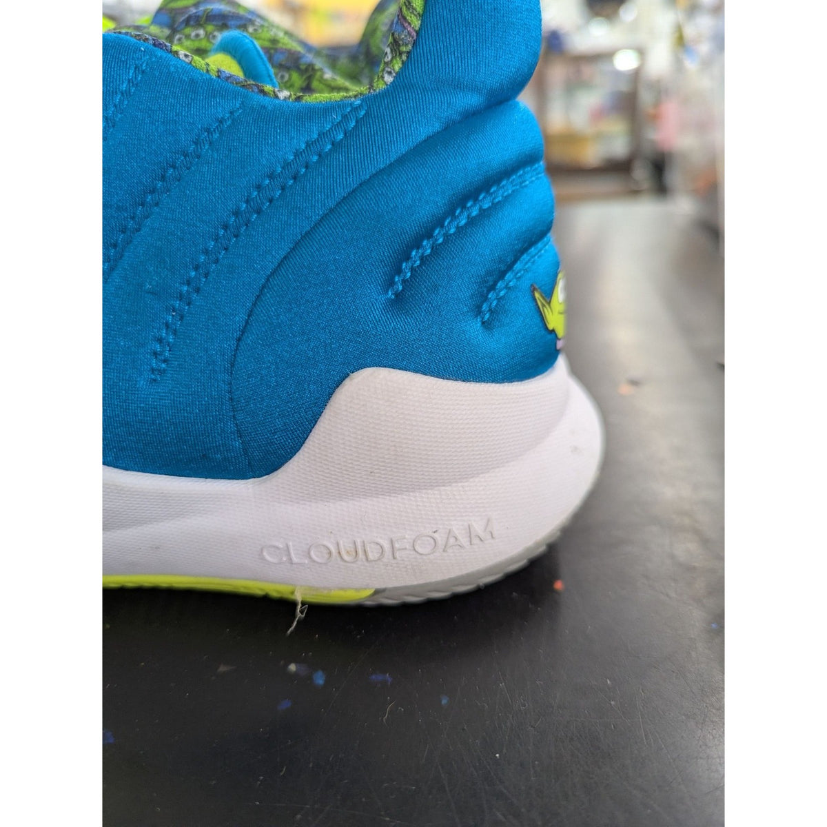 Toy Story Pizza Planet Adidas Sneakers Size 6.5 Youth Neon Green & Blue Mesh