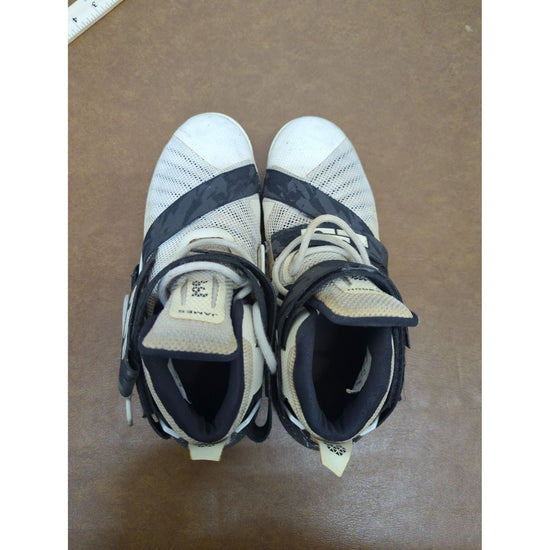 Nike Mens Basketball Shoes Beige/Black Size 8 With Speckled Sole