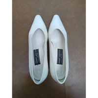 Stuart Weitzman White Leather Pointed-Toe Heels Size 8 Classic Style