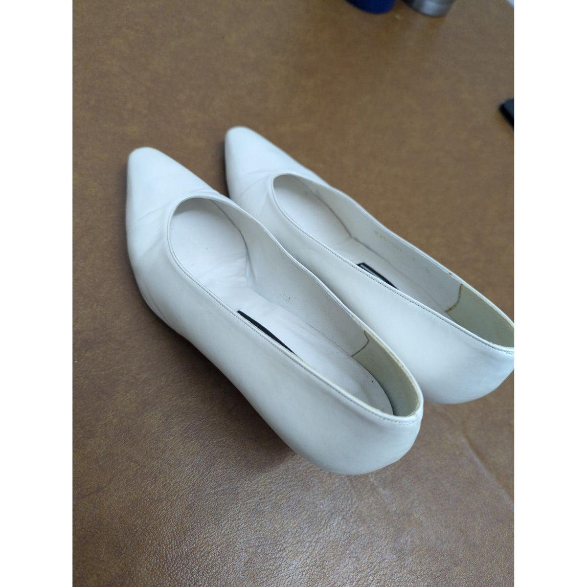 Stuart Weitzman White Leather Pointed-Toe Heels Size 8 Classic Style