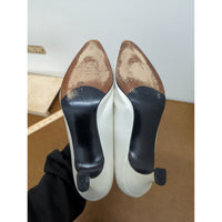 Stuart Weitzman White Leather Pointed-Toe Heels Size 8 Classic Style