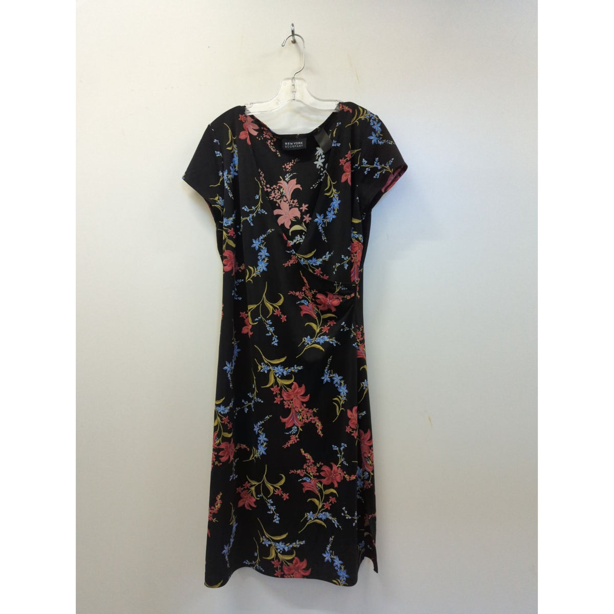 New York & Company Womens Black Floral Knee-Length Dress With Short Sleeves Size M