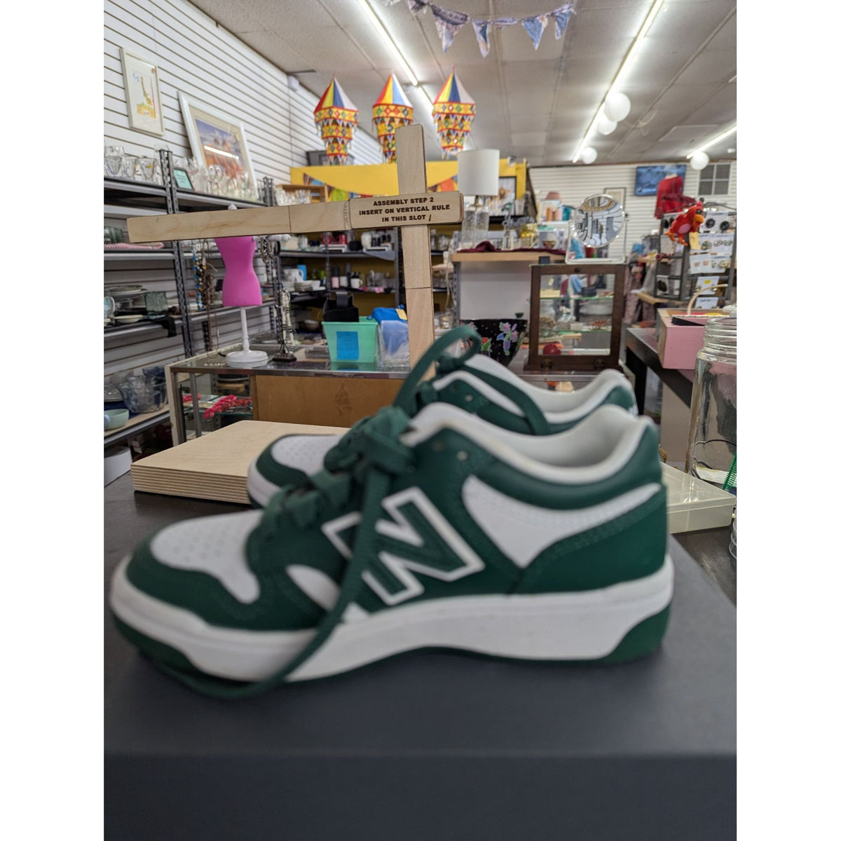 New Balance BB480 White & Green Low-Top Basketball Shoes Mens Size 11.5 US