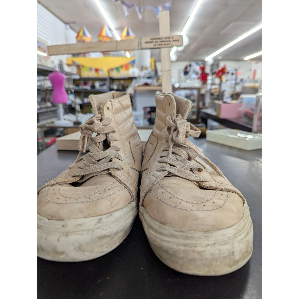 Vans Mens High-Top Beige Skate Shoes With Zipper Back Size 10.5 US Pre-Owned