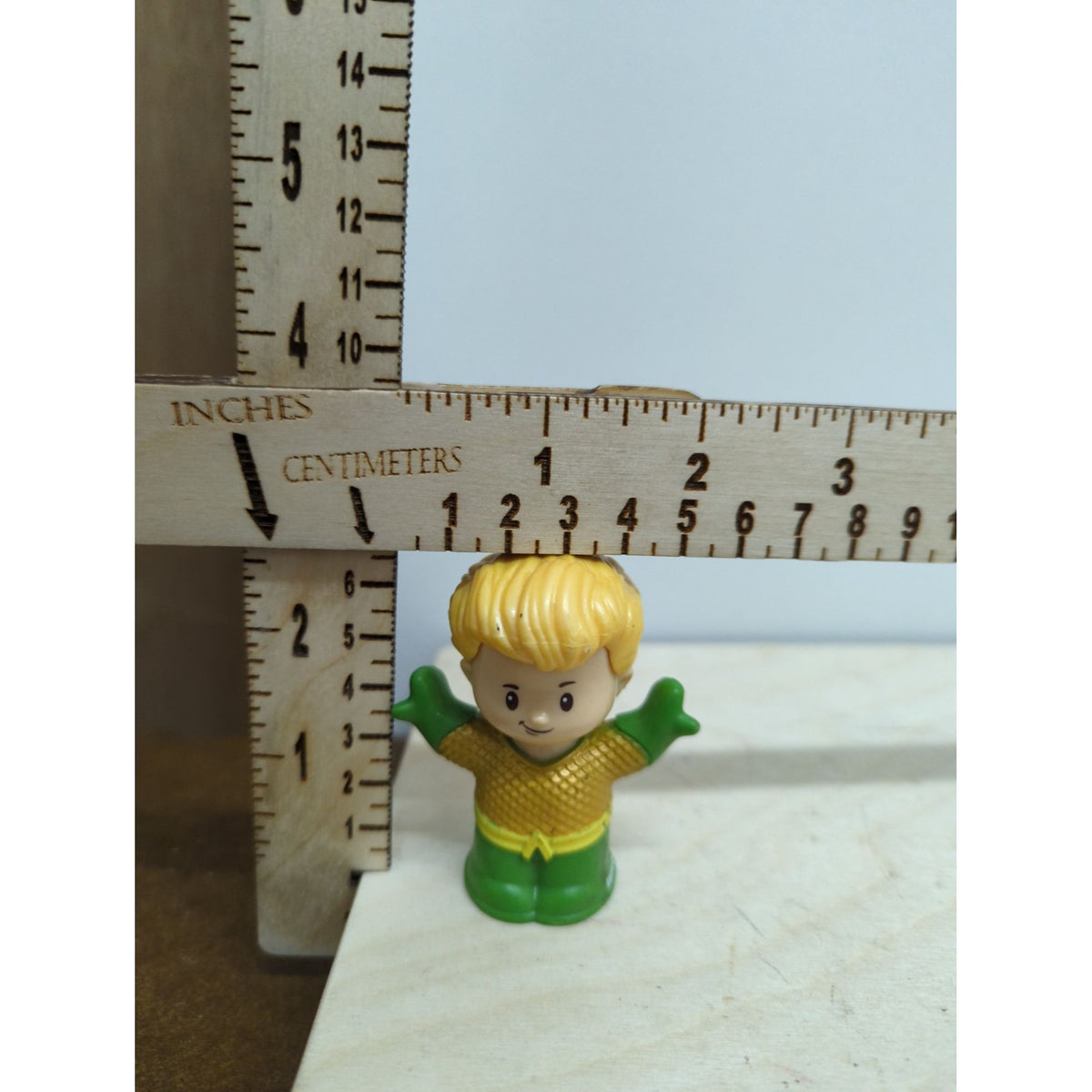 Aquaman Little People Fisher-Price Toy Figure 2 Inches Tall Green & Yellow