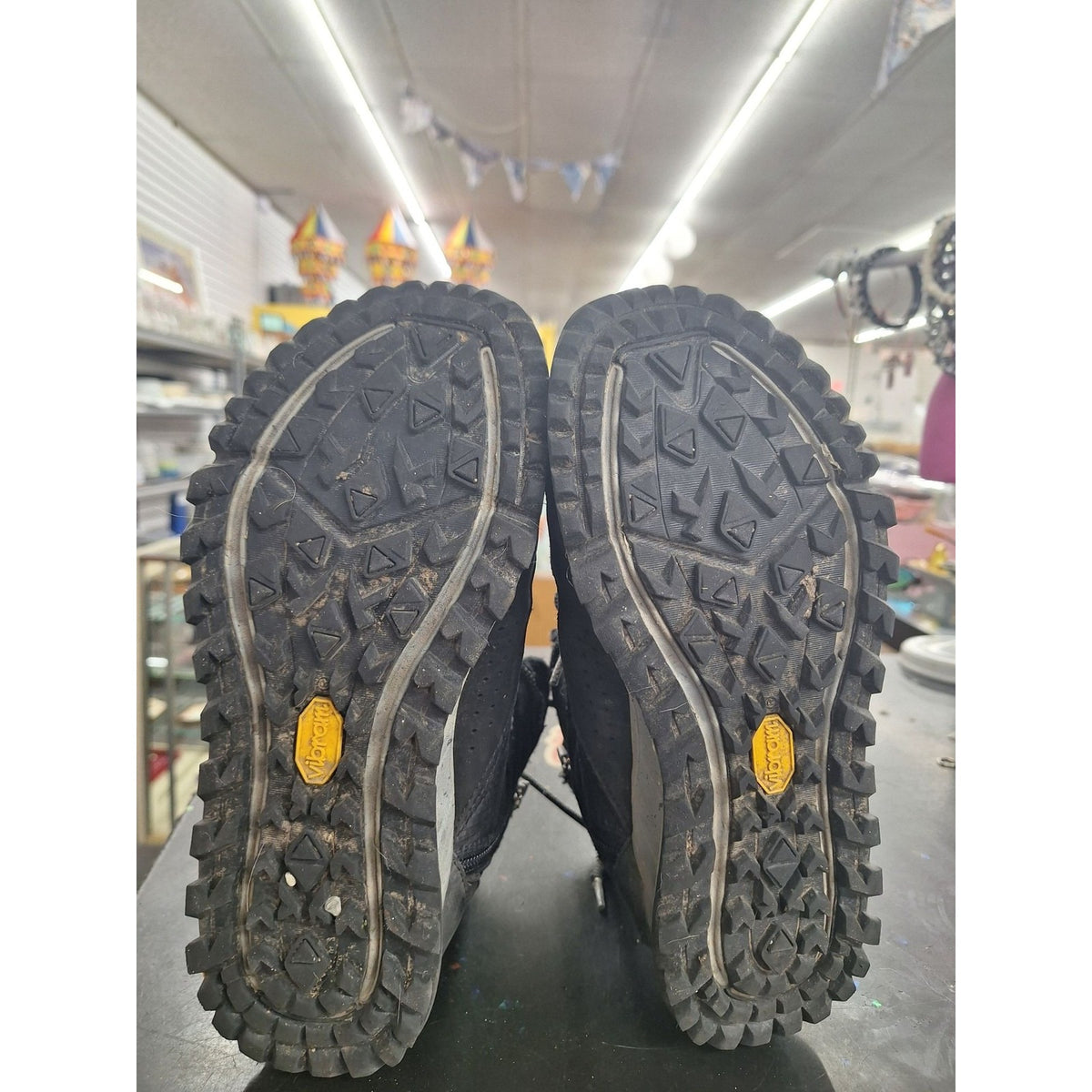 Merrell Womens Waterproof Hiking Boots Black Vibram Soles Size 7