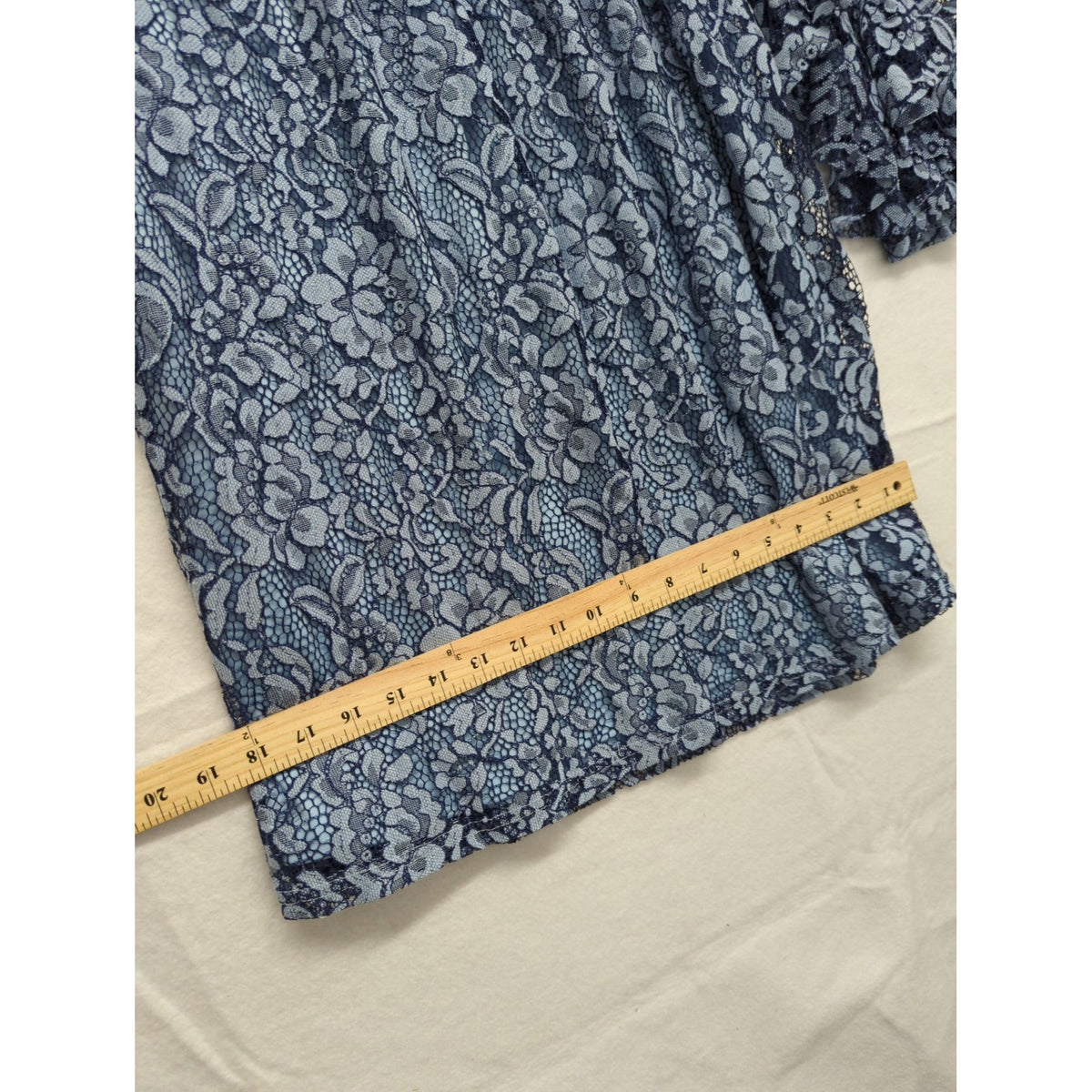 Suzanne Betro Blue Floral Lace Ruffle Sleeve Tunic Blouse Small