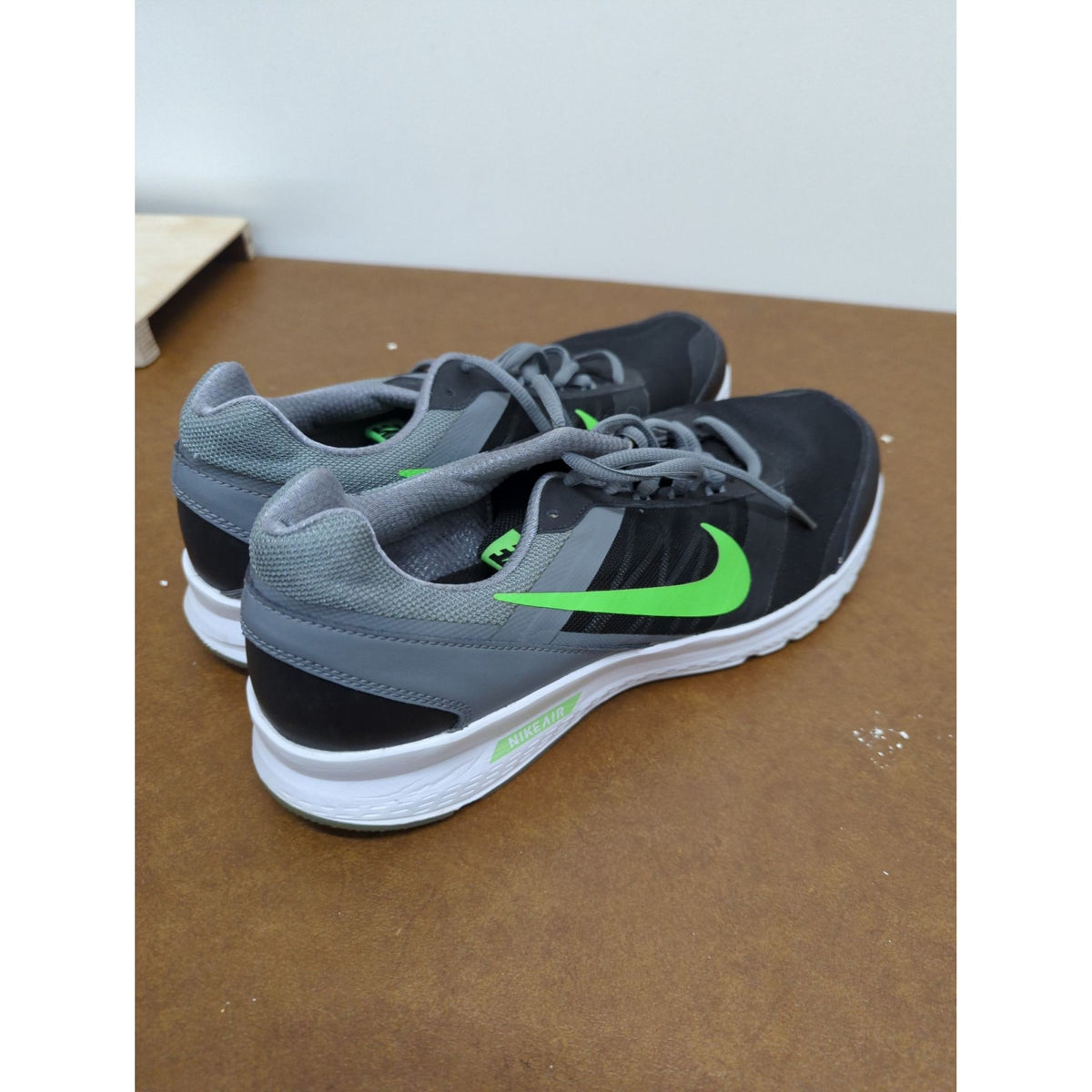 Nike Air Mens Running Shoes Black/Green Lace-Up Size 10 UK