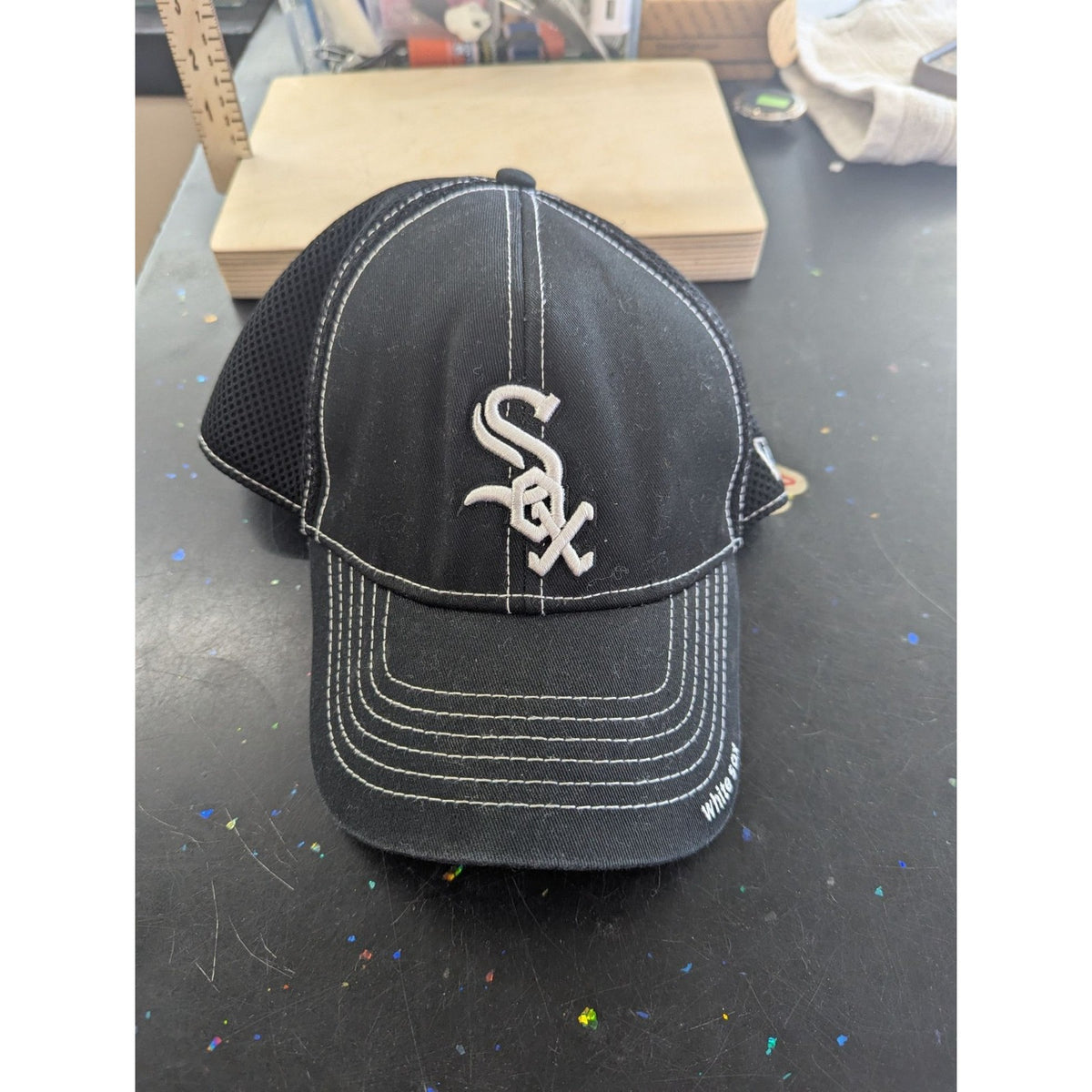 New Era Black White Sox Baseball Cap Medium-Large Genuine Merchandise Mesh Back