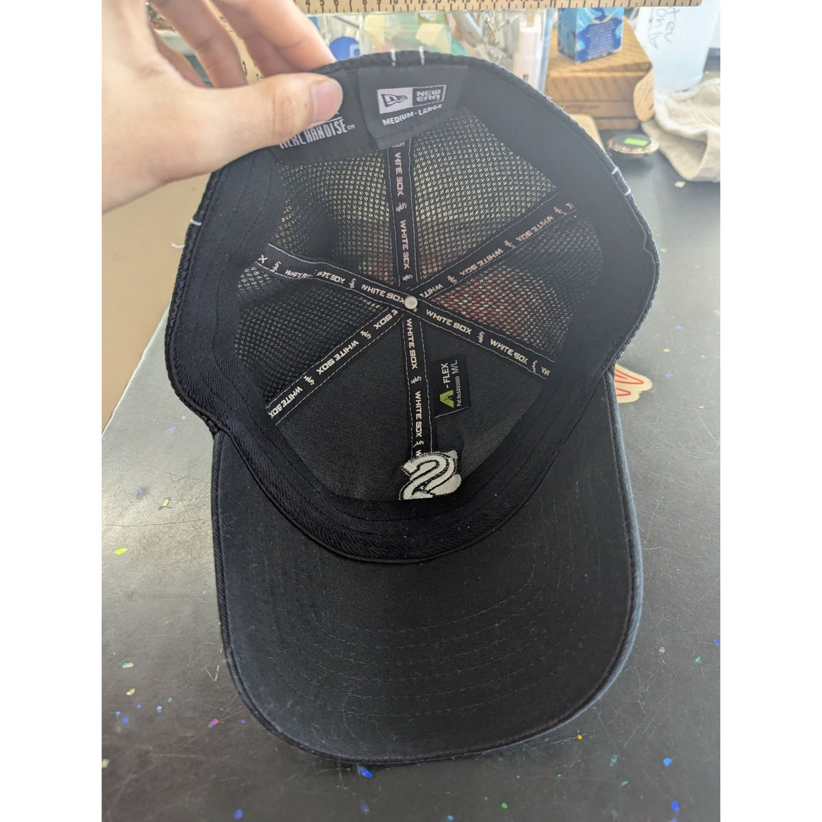 New Era Black White Sox Baseball Cap Medium-Large Genuine Merchandise Mesh Back