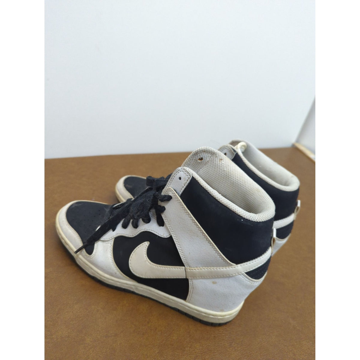 Nike Dunk High Black & White Sneakers Mens Size 9.5 Pre-Owned