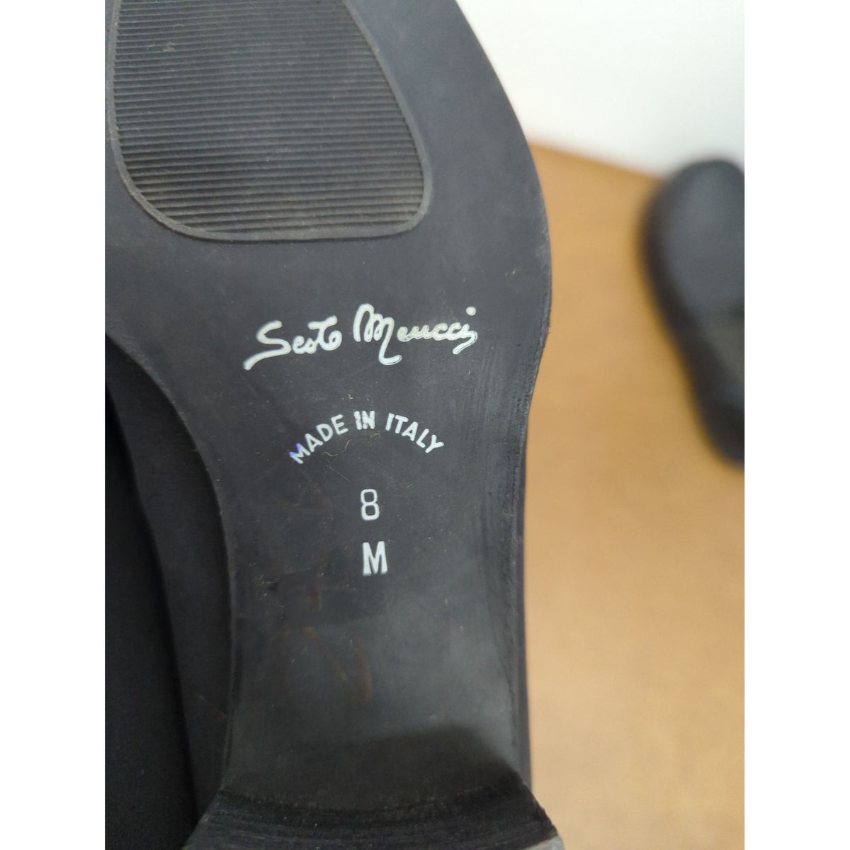 Sesto Meucci Black Slip-On Loafers Womens Size 8M Made In Italy Elegant Style