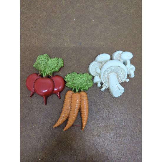 Vintage Vegetable Wall Hangings Set: Carrots Mushrooms Radishes - Colorful Kitchen Decor