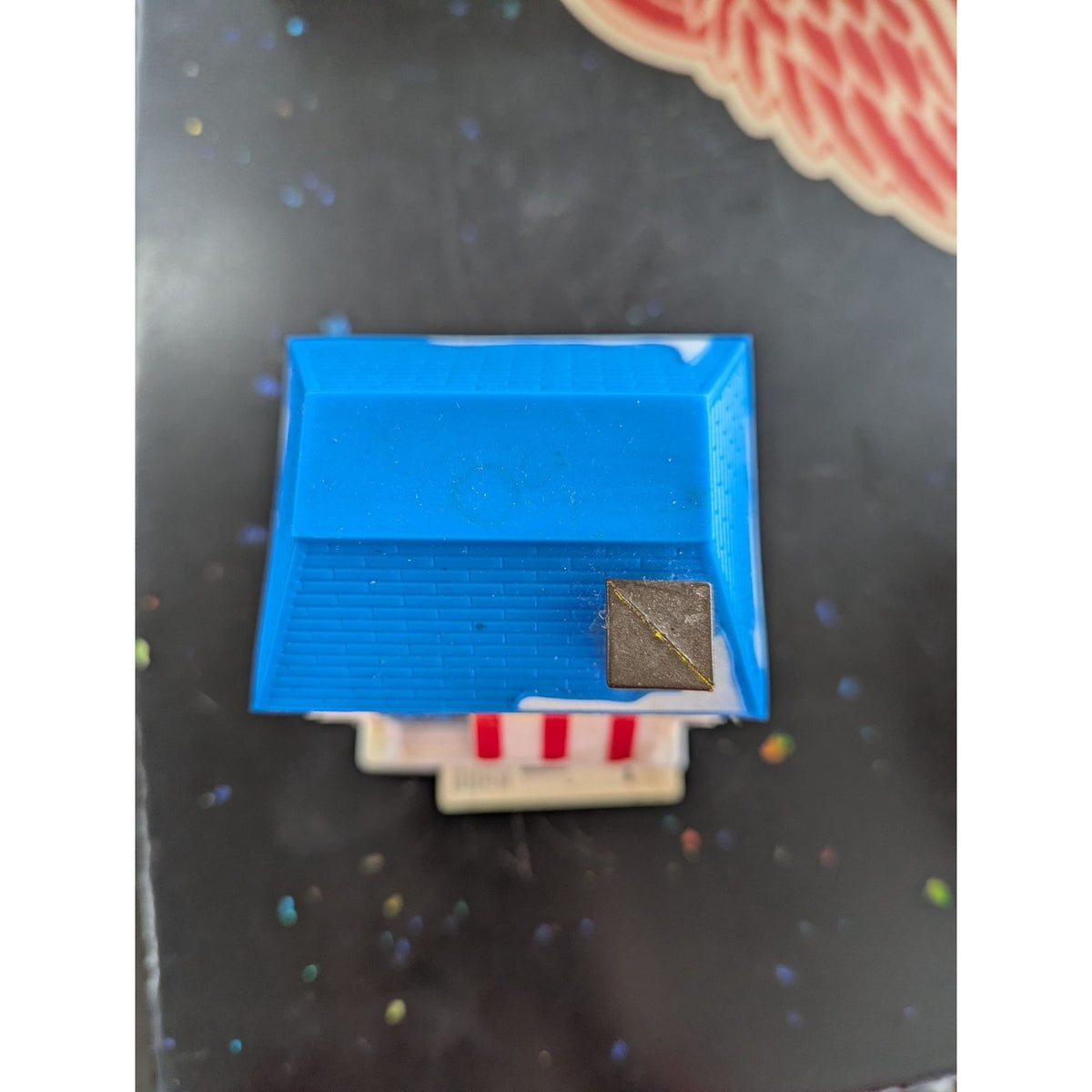 Cobblestone Corners Miniatures Yellow House LED Battery-Operated Model Figurine