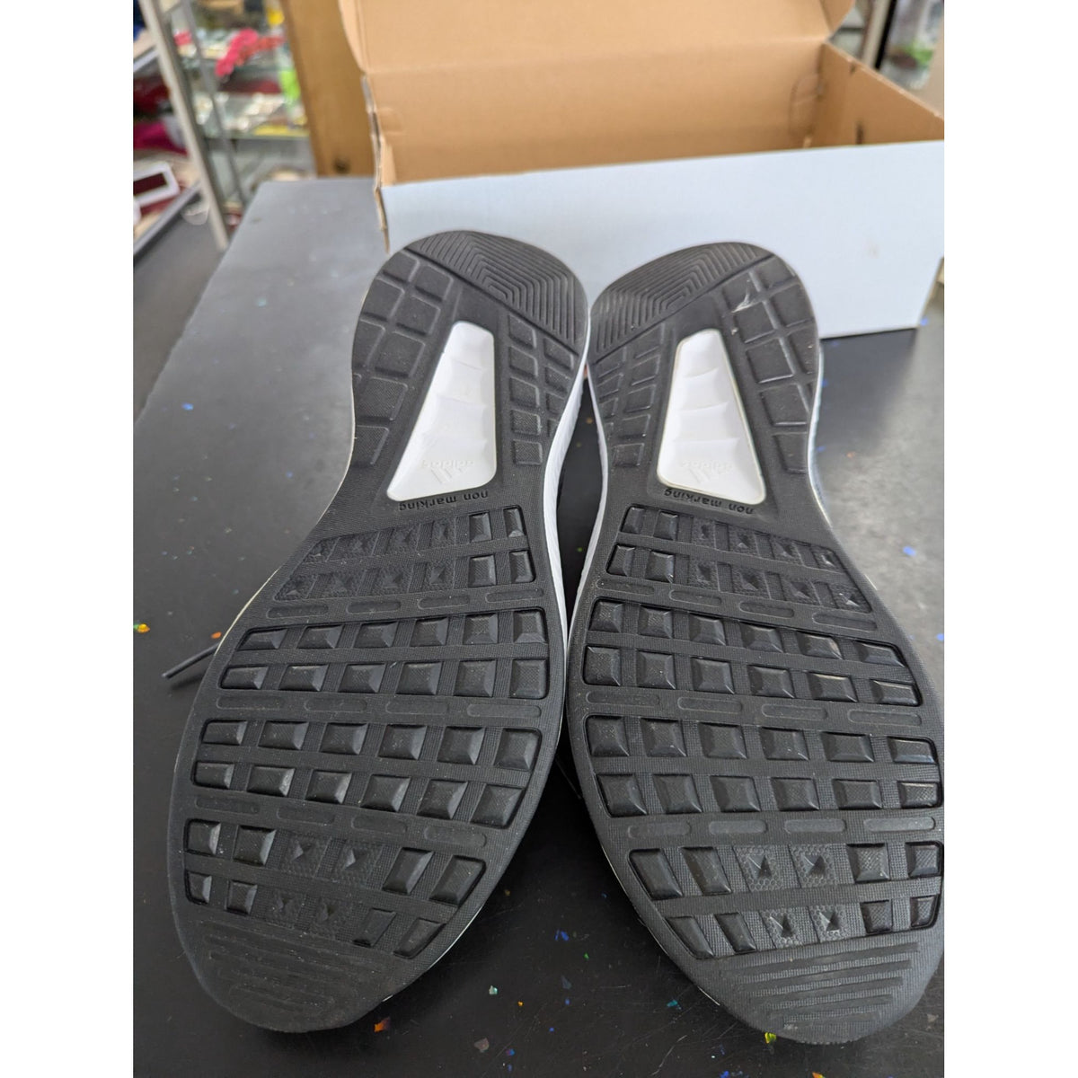 Adidas Mens Running Shoes Gray/White Lightweight Comfortable Size 10 With Box