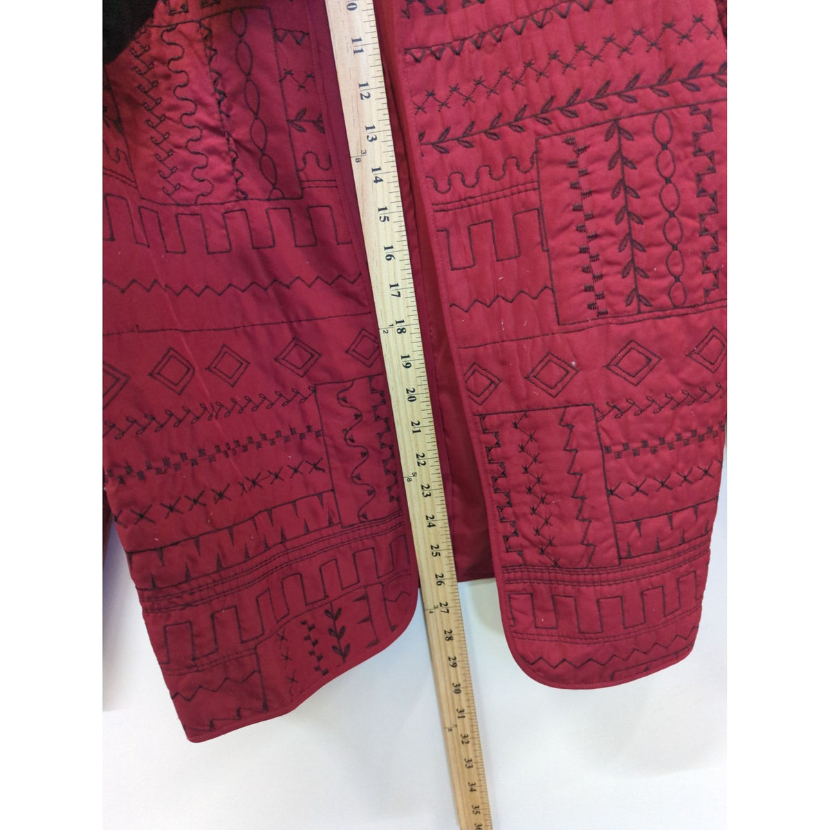 Alfred Dunner Red Quilted Jacket With Black Embroidery Size 10 Lightweight And Stylish Outerwear