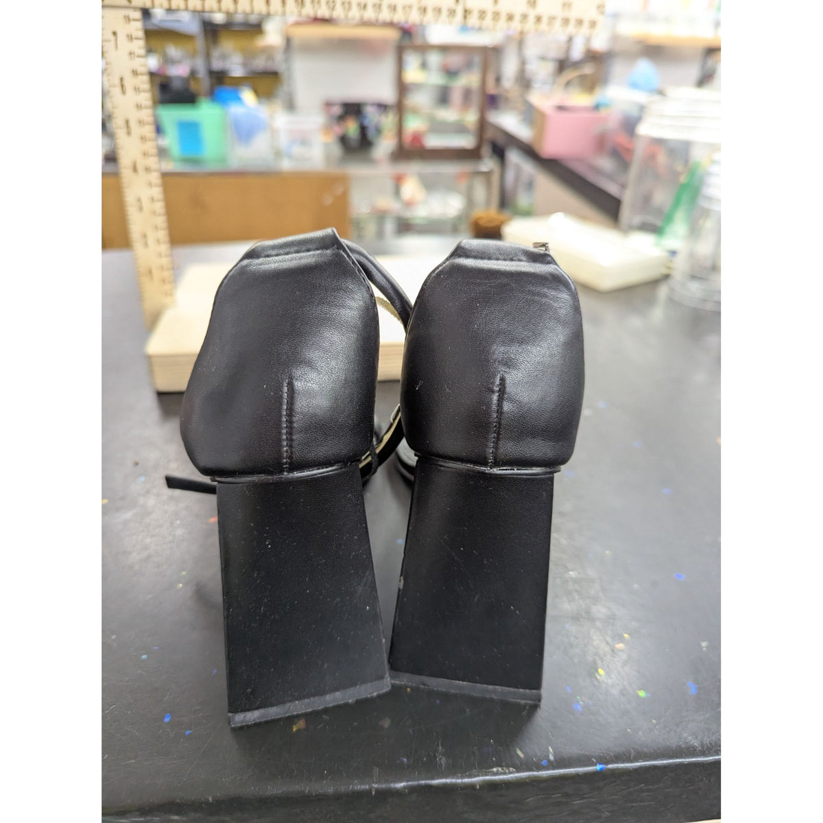 Olivia Signature Black Block Heel Sandals With Square Toe Design Size 7 Adjustable Ankle Strap Pre-Owned Like New